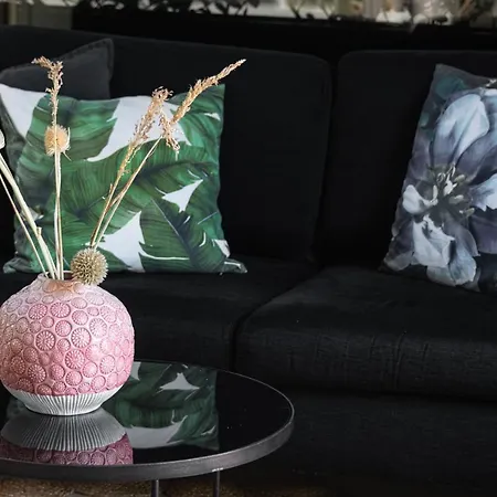 The Koi Apartment, #feelslikehome Apartment *
